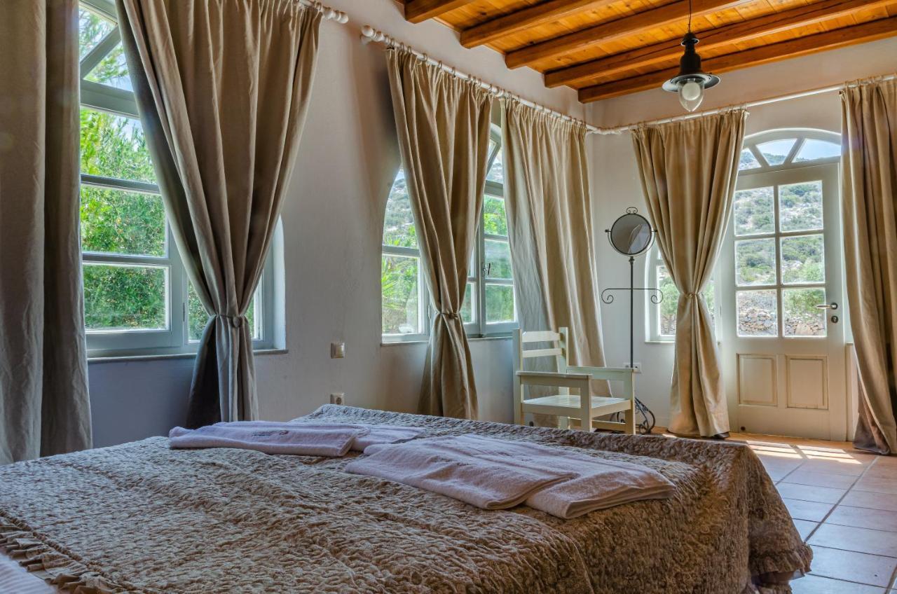 Villa Calmea Seafront - Secluded