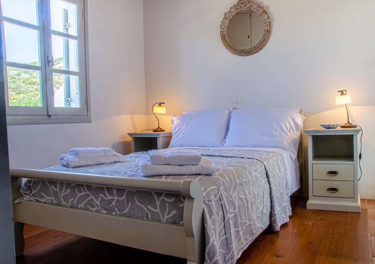 Calmea Seafront - Secluded Villa Parikia (Paros)