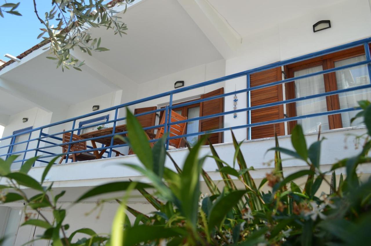 Blue Maison *