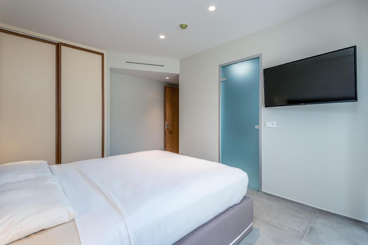 Noa Beachfront Apartment *