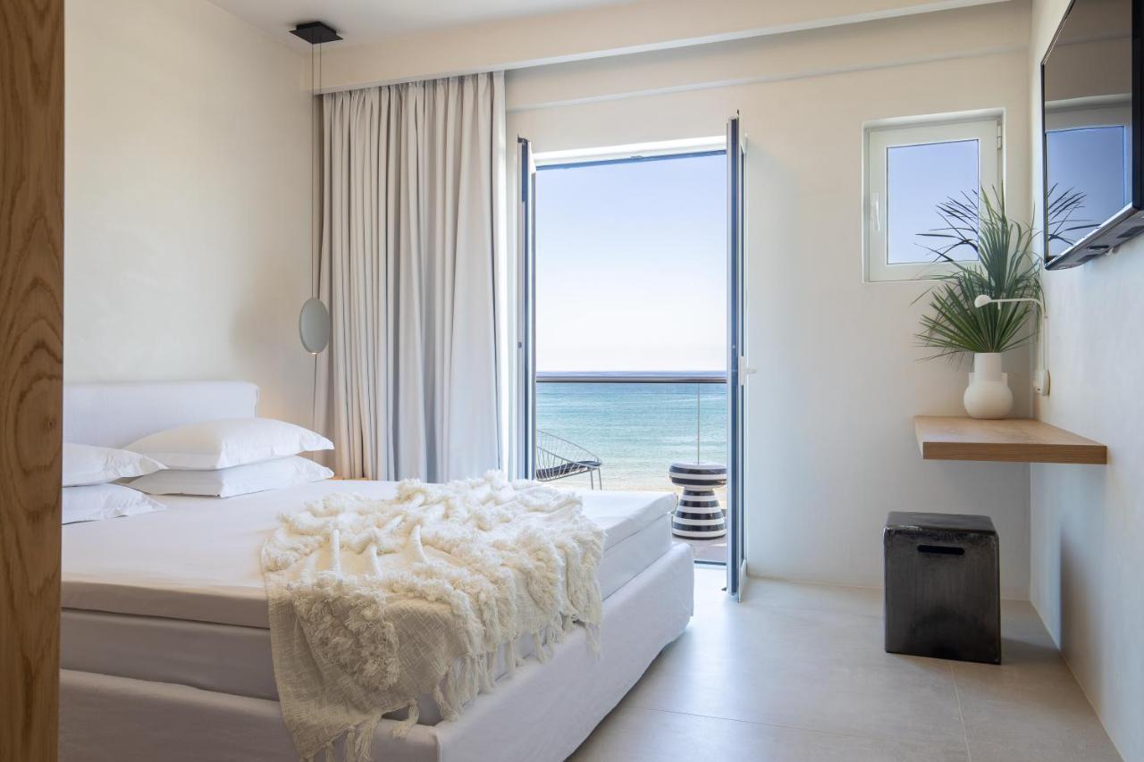 Aparthotel Akrogiali Beach 4*