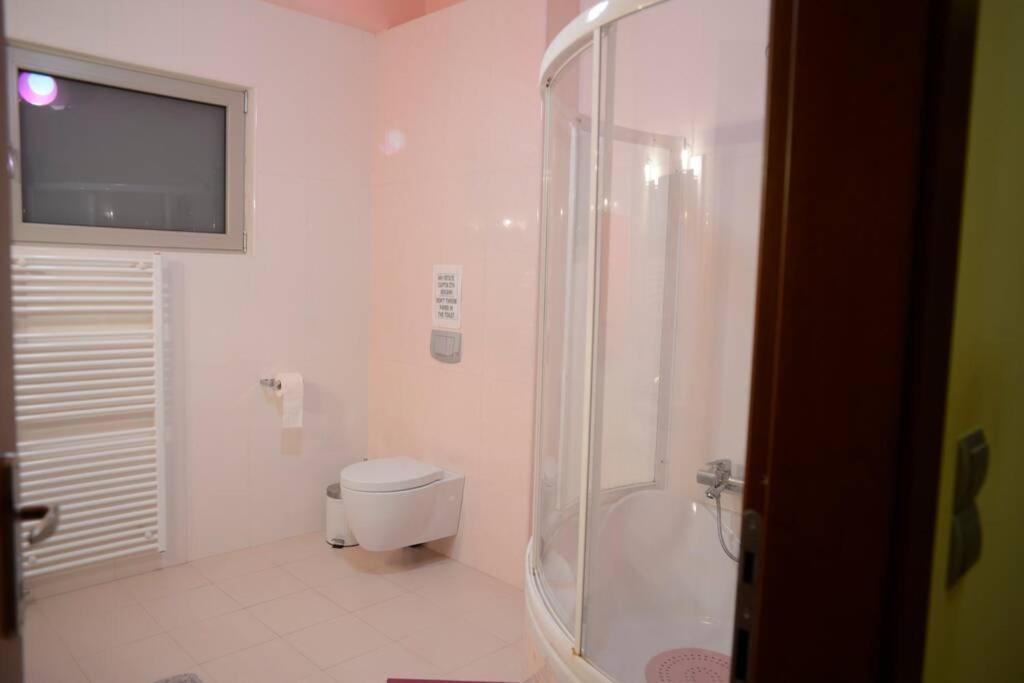 Modern Luxury With Pool, Just 5min To Sea Kalamata