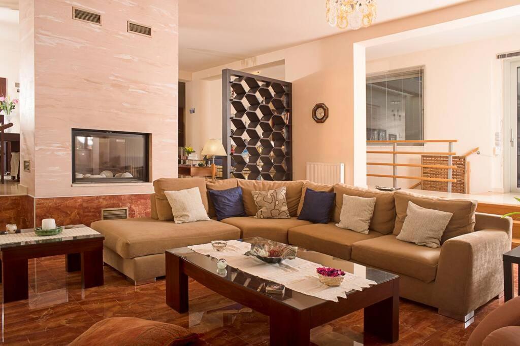 Modern Luxury With Pool, Just 5min To Sea * Kalamata