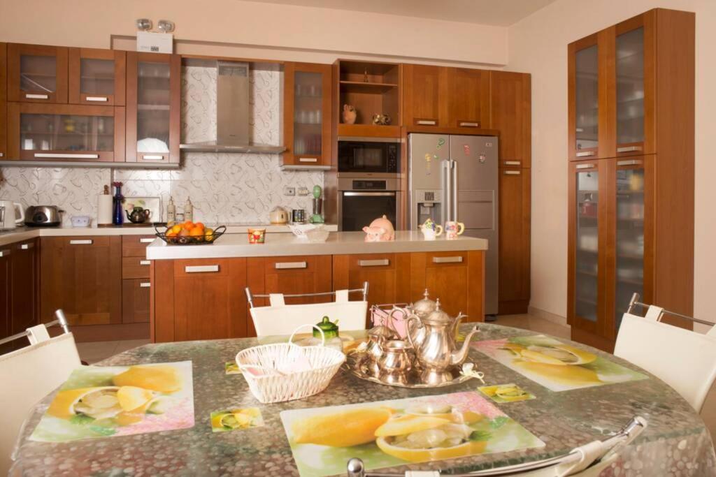 Villa Modern Luxury With Pool, Just 5min To Sea Kalamata