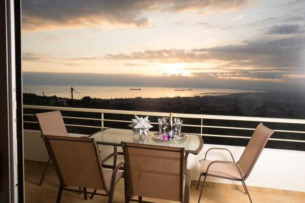 Villa Modern Luxury With Pool, Just 5min To Sea Kalamata