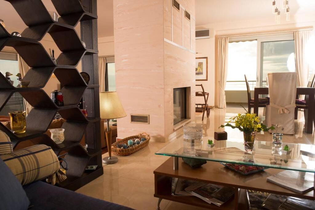 Modern Luxury With Pool, Just 5min To Sea Villa