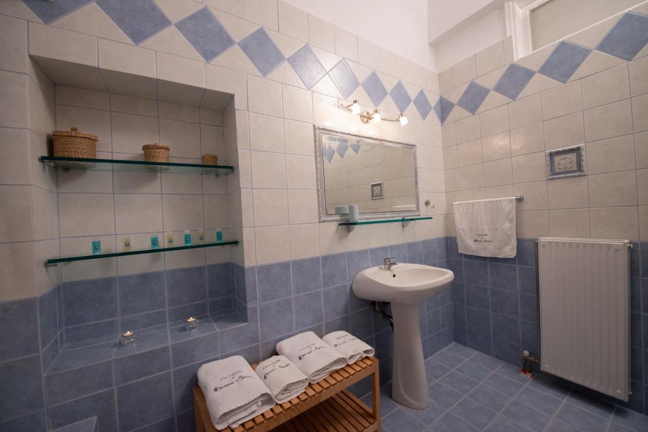 Poros Apartment