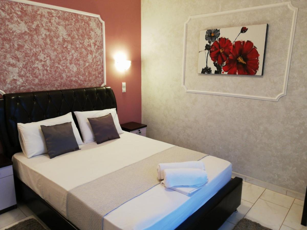 Oikonomou Luxury Villa Vouliagmeni Lake