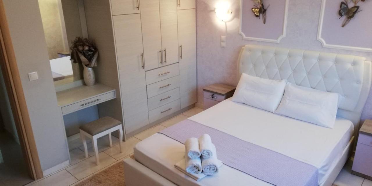 Oikonomou Luxury Vouliagmeni Lake