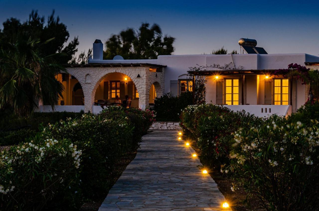 Calmea Seafront - Secluded Villa Parikia (Paros)