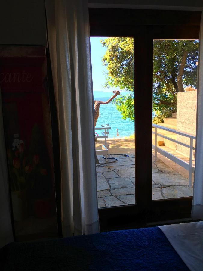Apartment Secret Bay
