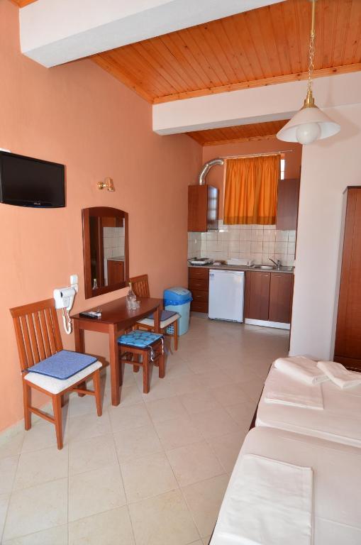 Avra Apartment