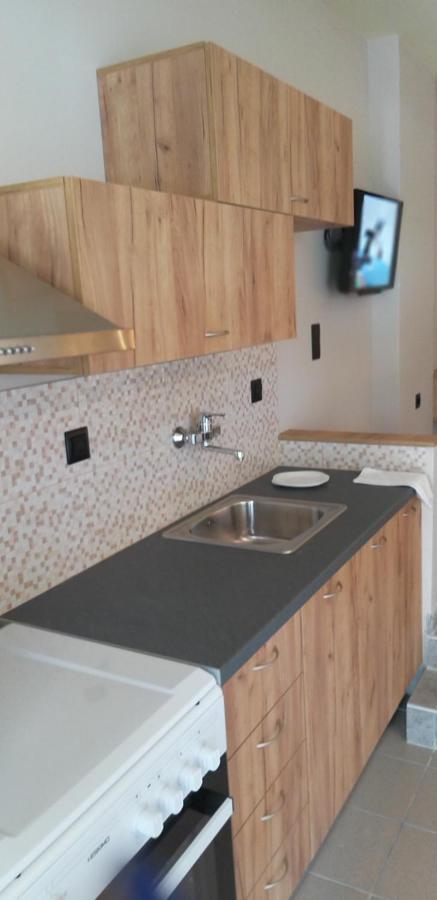 Petries Aparthotel Agioi Apostoloi (Evia)