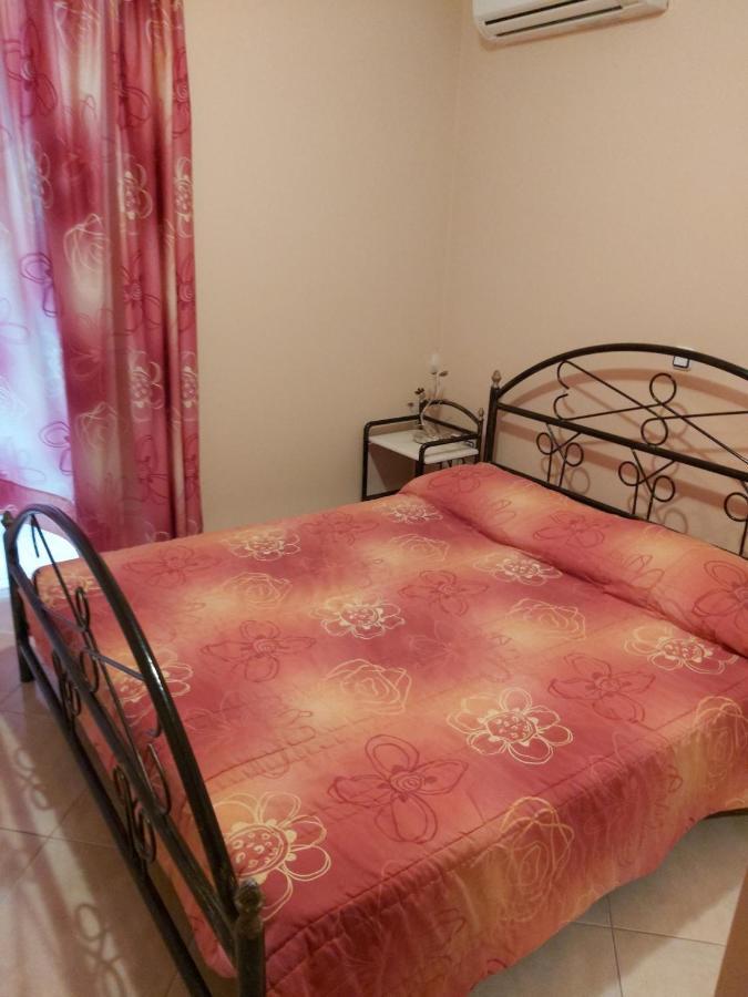 Akrogiali Apartment *