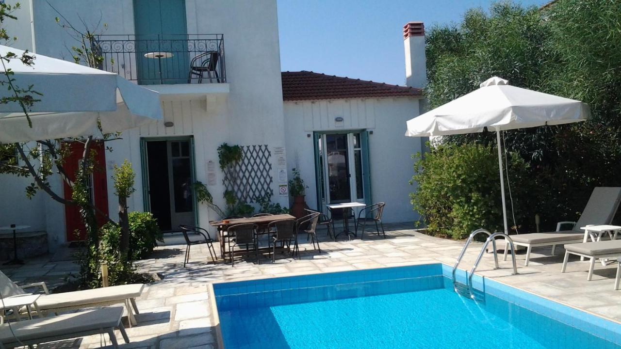 Planitas Skopelos Town