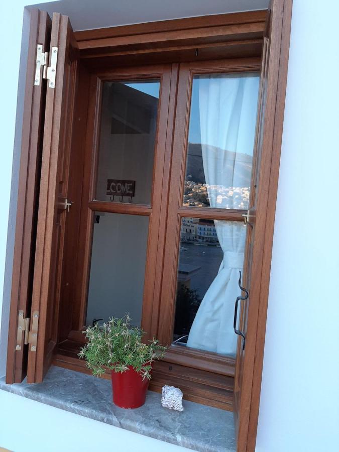 Kleanthi And Kostas Studios *