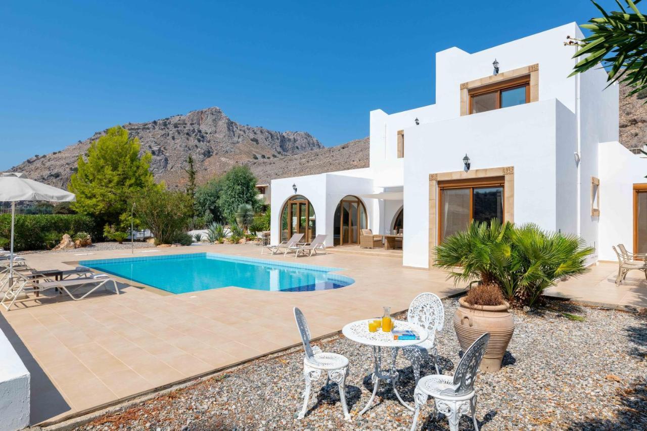 Navarone With Private Pool