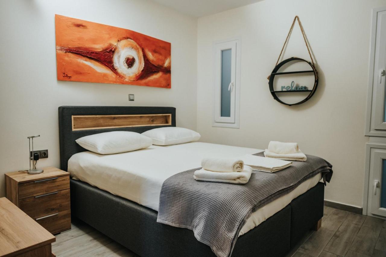 Luxury Apartment *