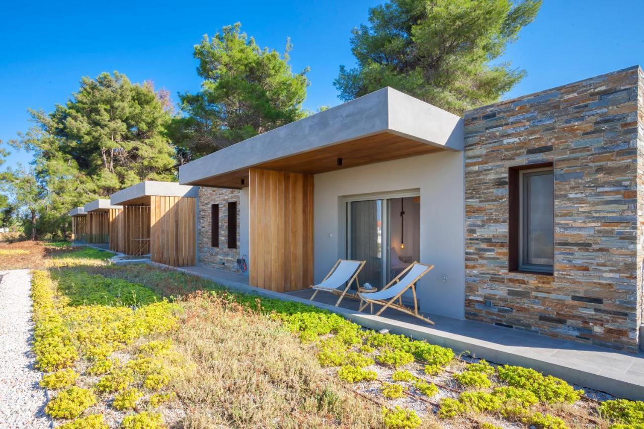 Villa Olive White *