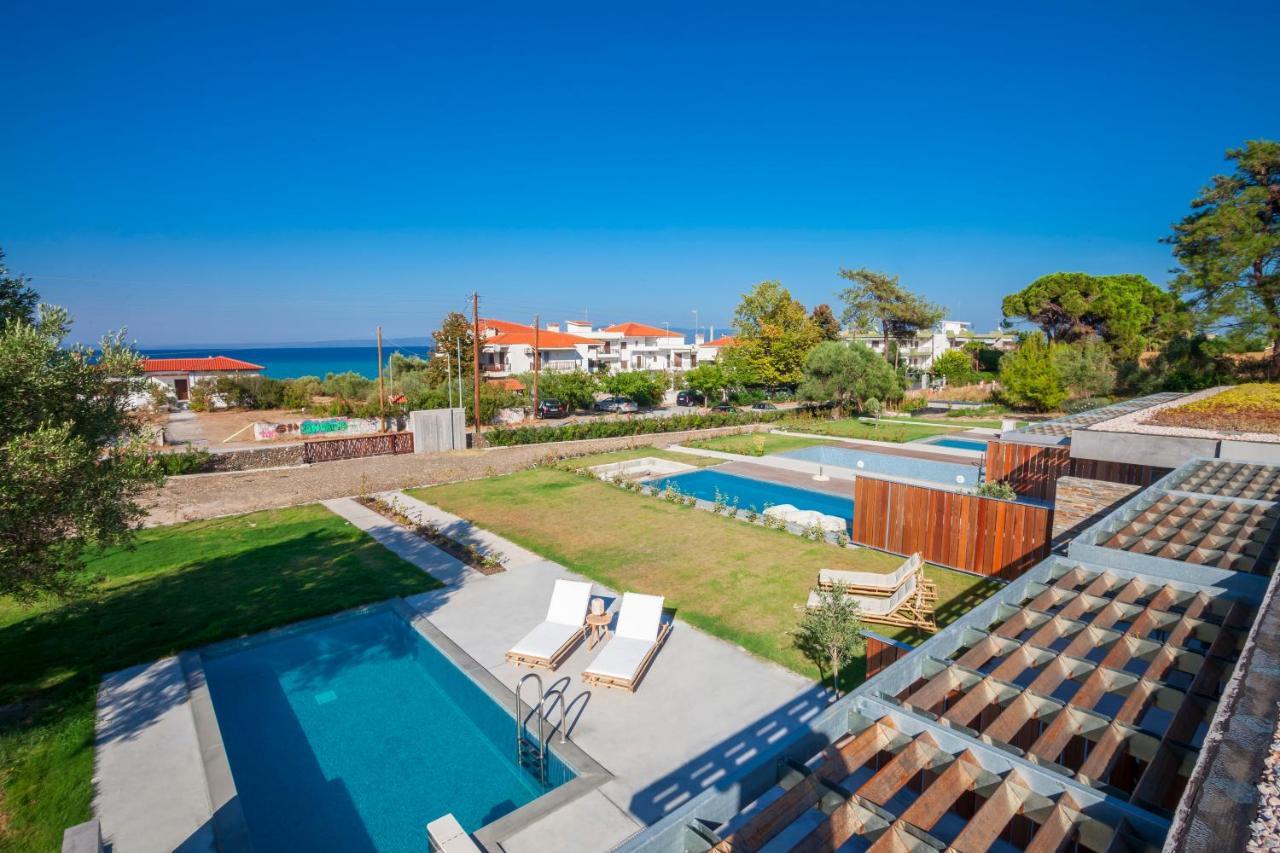 Villa Olive White *