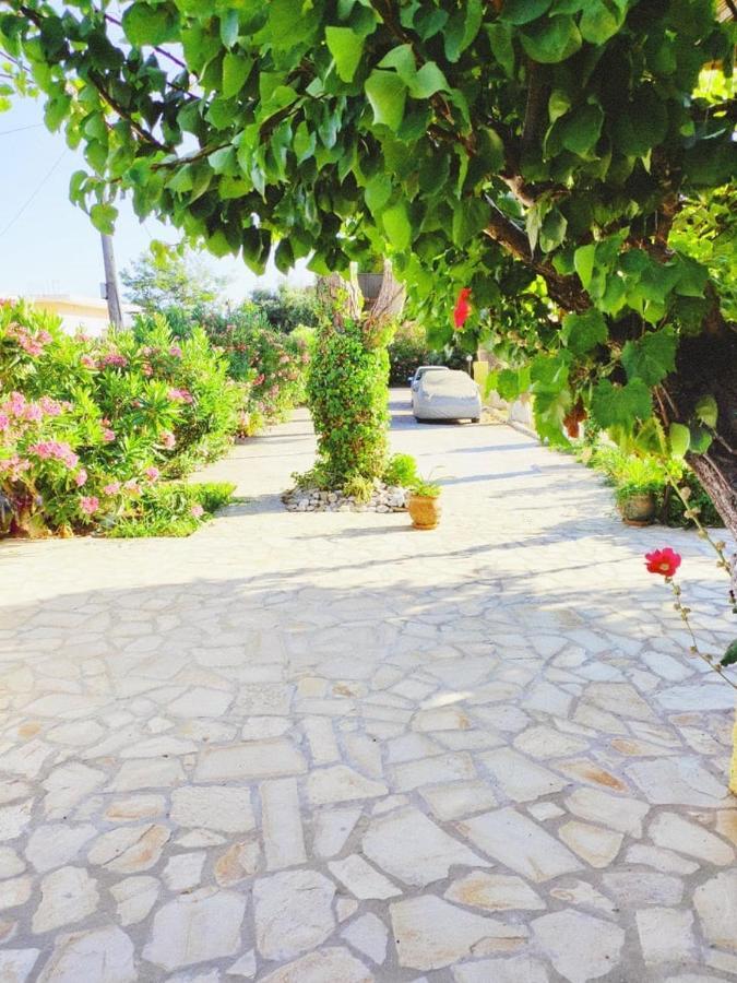 Tetraktys Estate Beachside υδωρ Apartment *