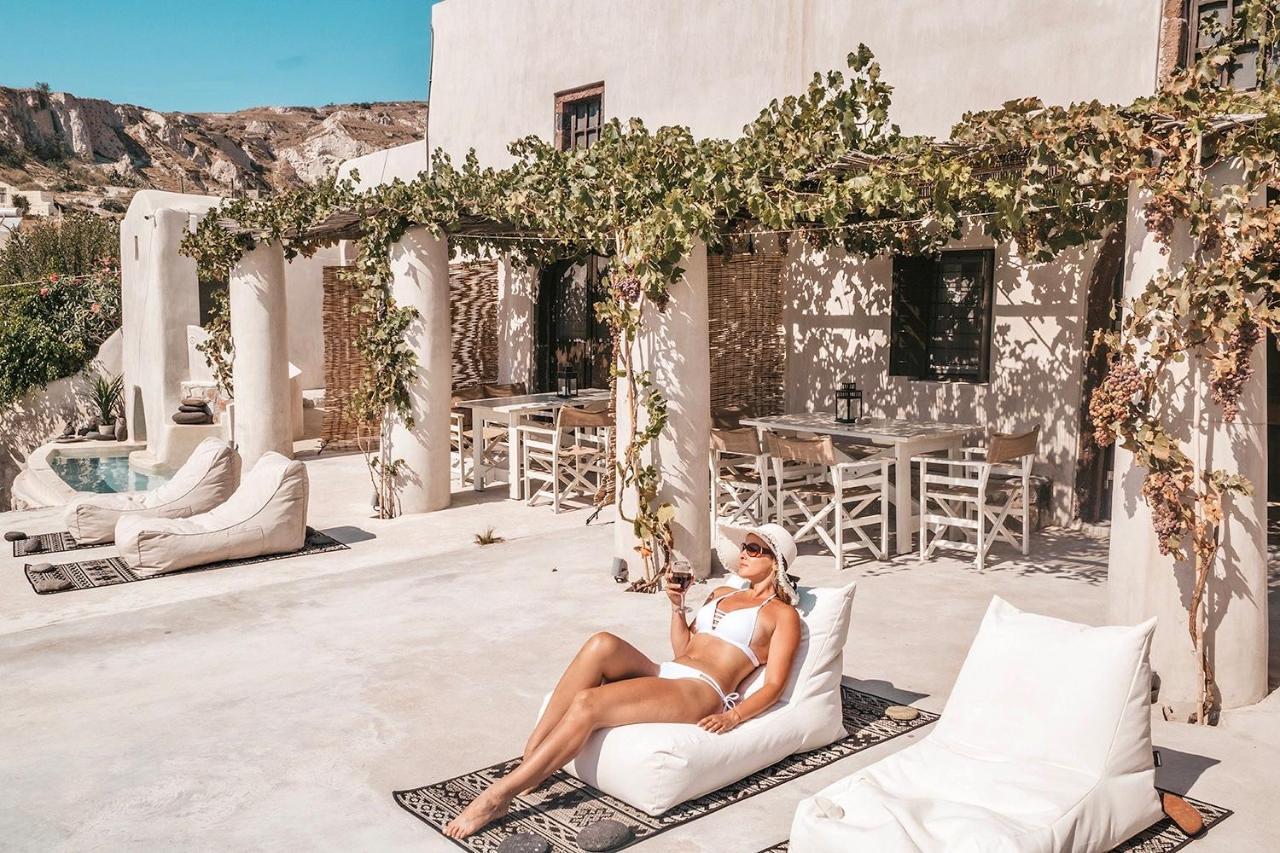 Canava In Santorini *