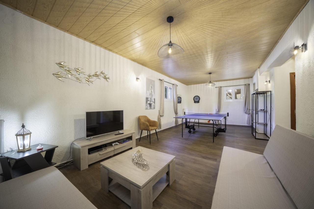 Eglina Villa's Villa *