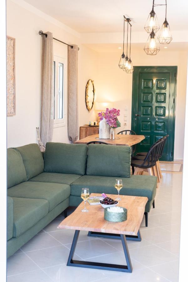 Eglina Villa's Villa Minia