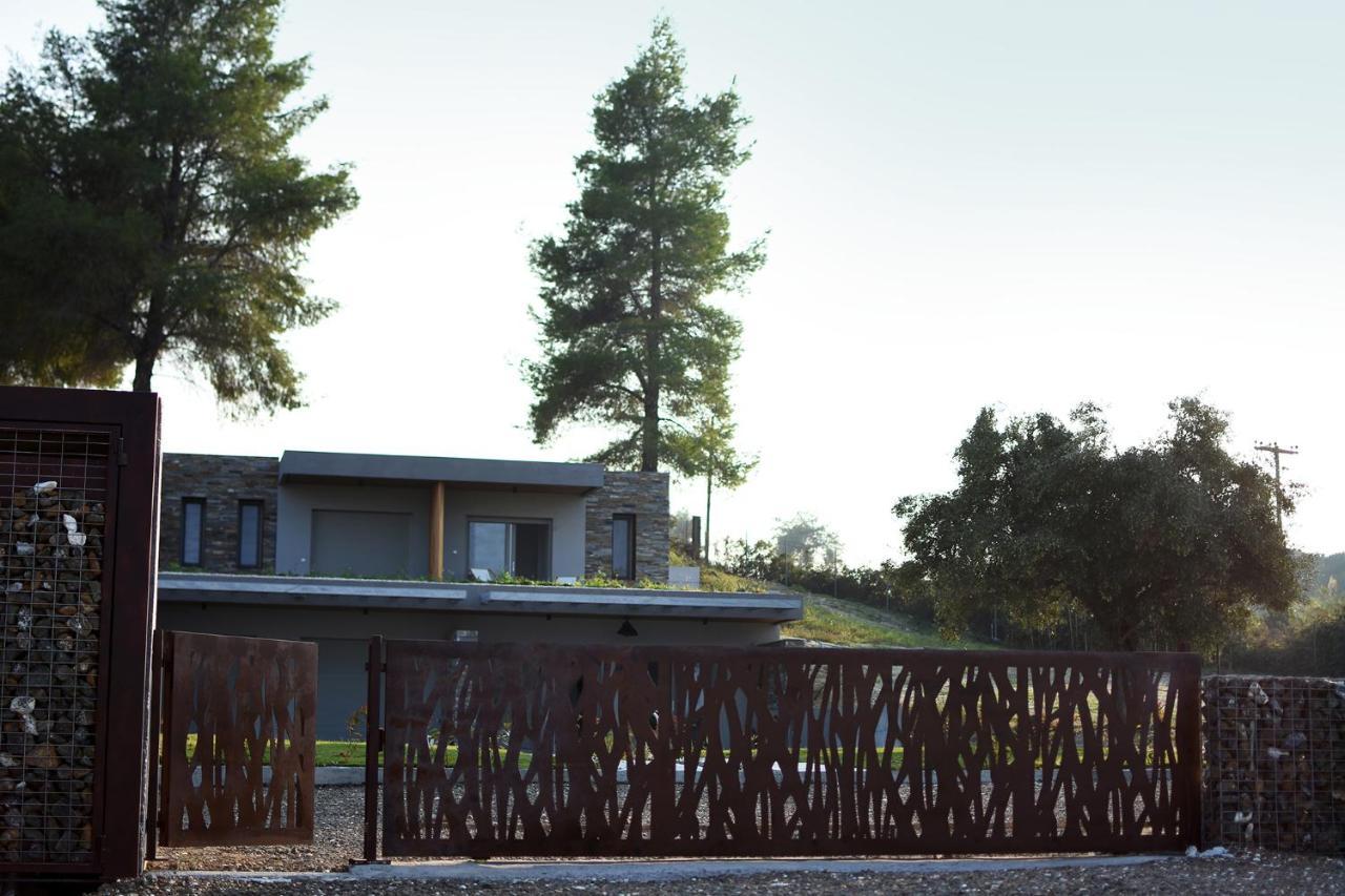 Villa Olive White *