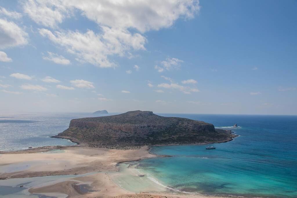 Sea & Town Getaway * Chania (Crete)