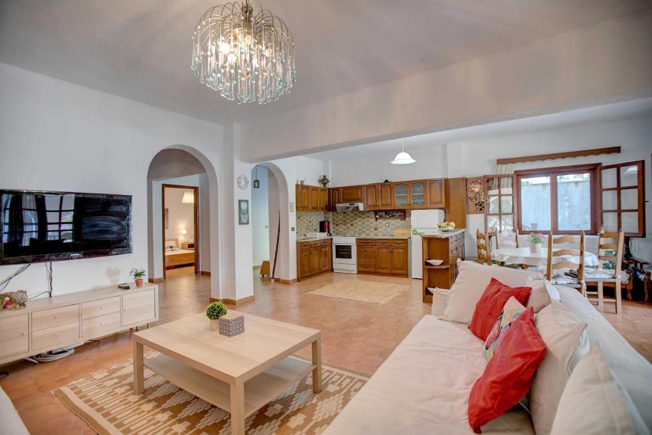 Chalkidiki Beachfront Haven - Perfect Location