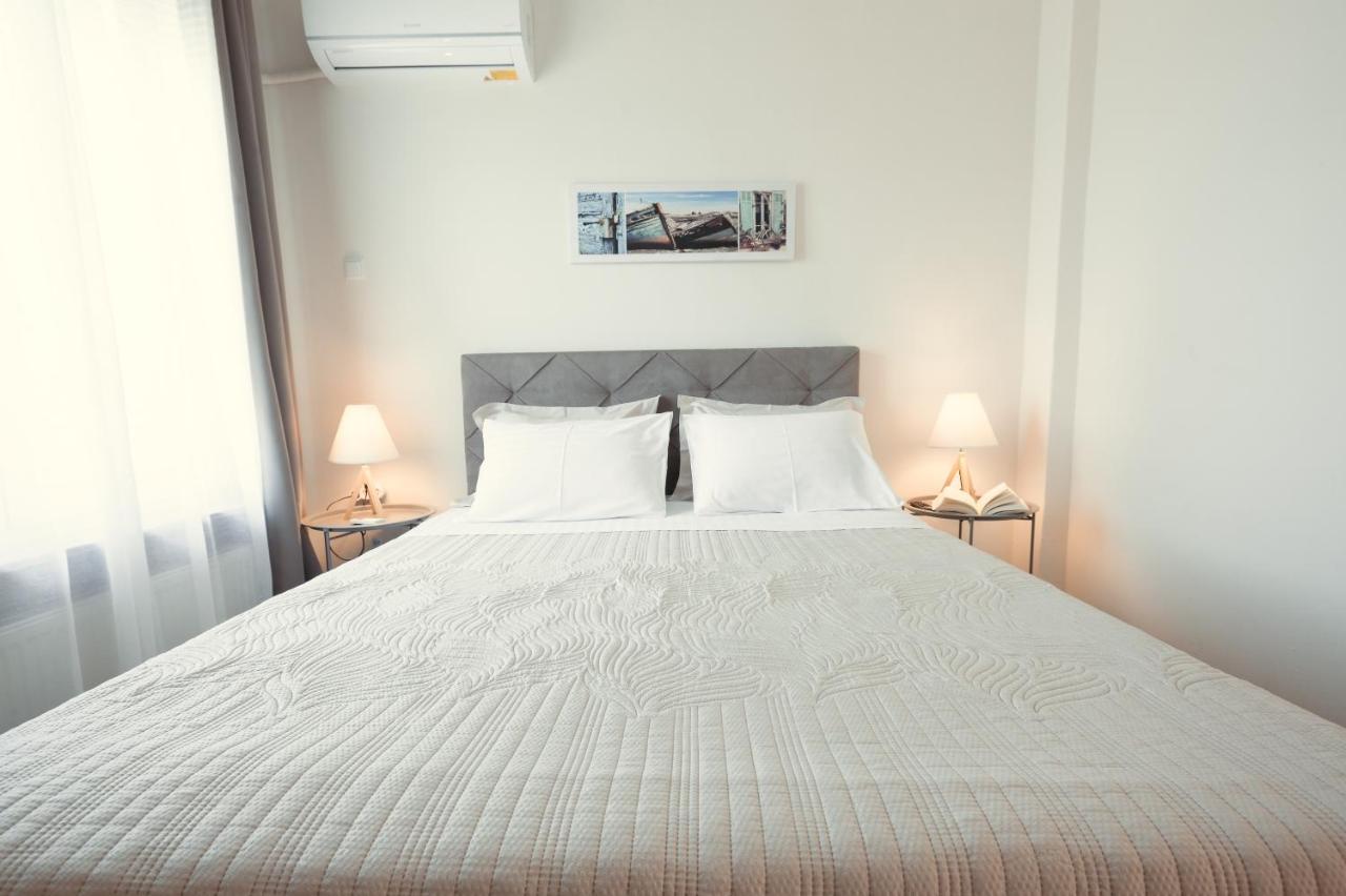 Bay View Apartment *