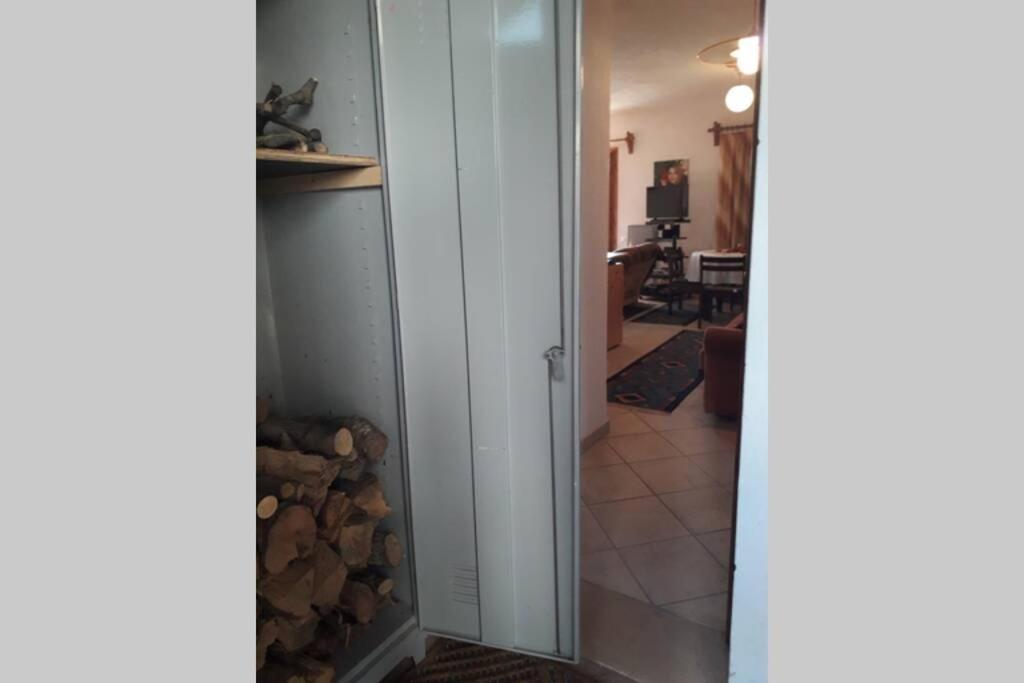 Efis House Apartment *
