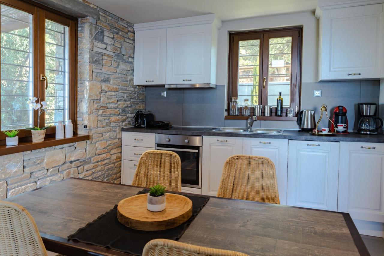 Gems Of Pinakates Villa *