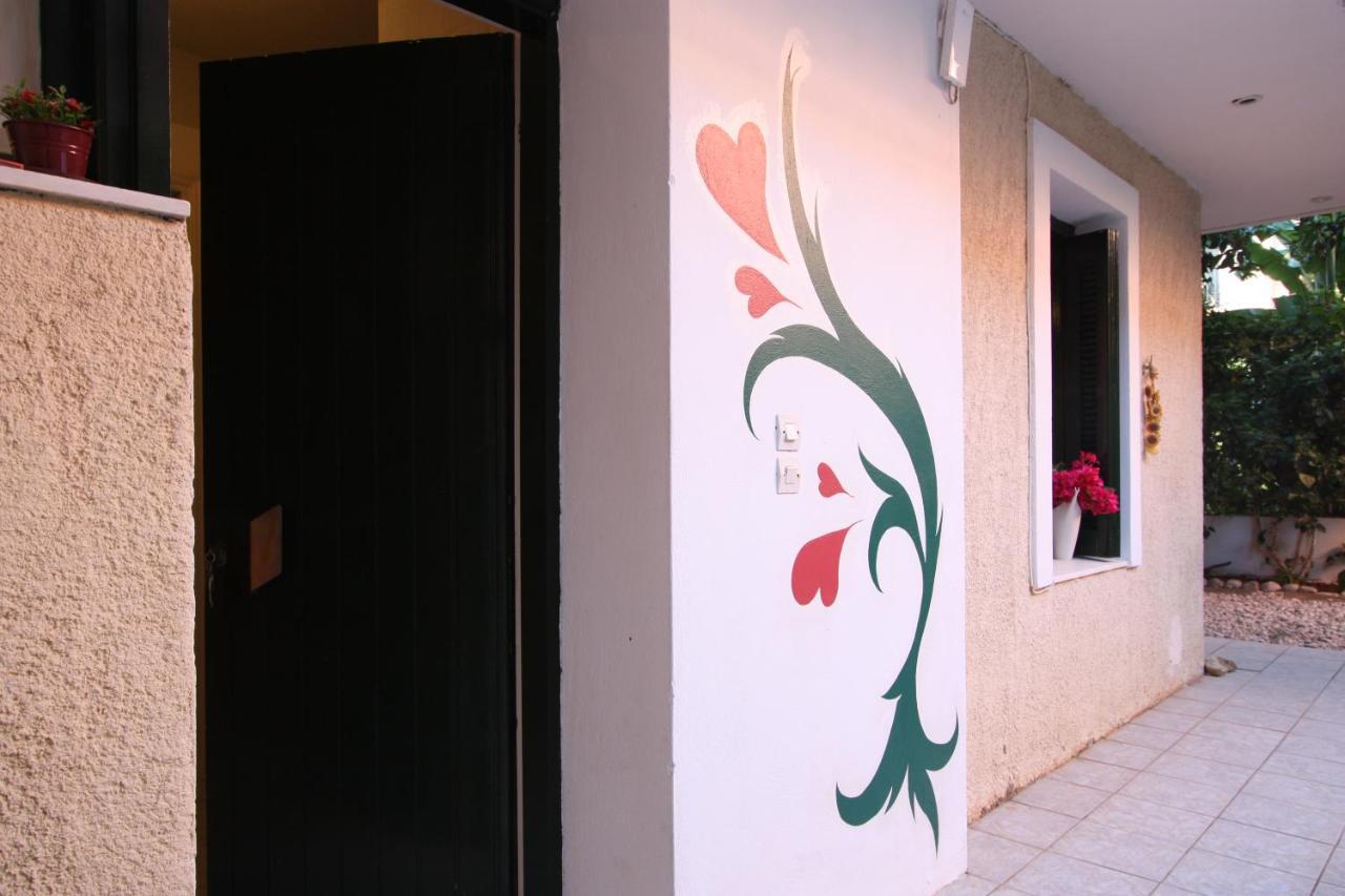 Mandola - Beachside Apartment