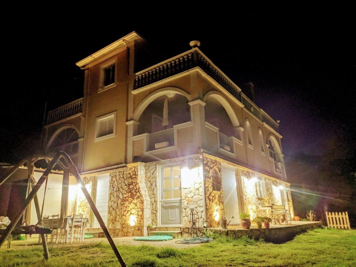 Kalielaia Villa