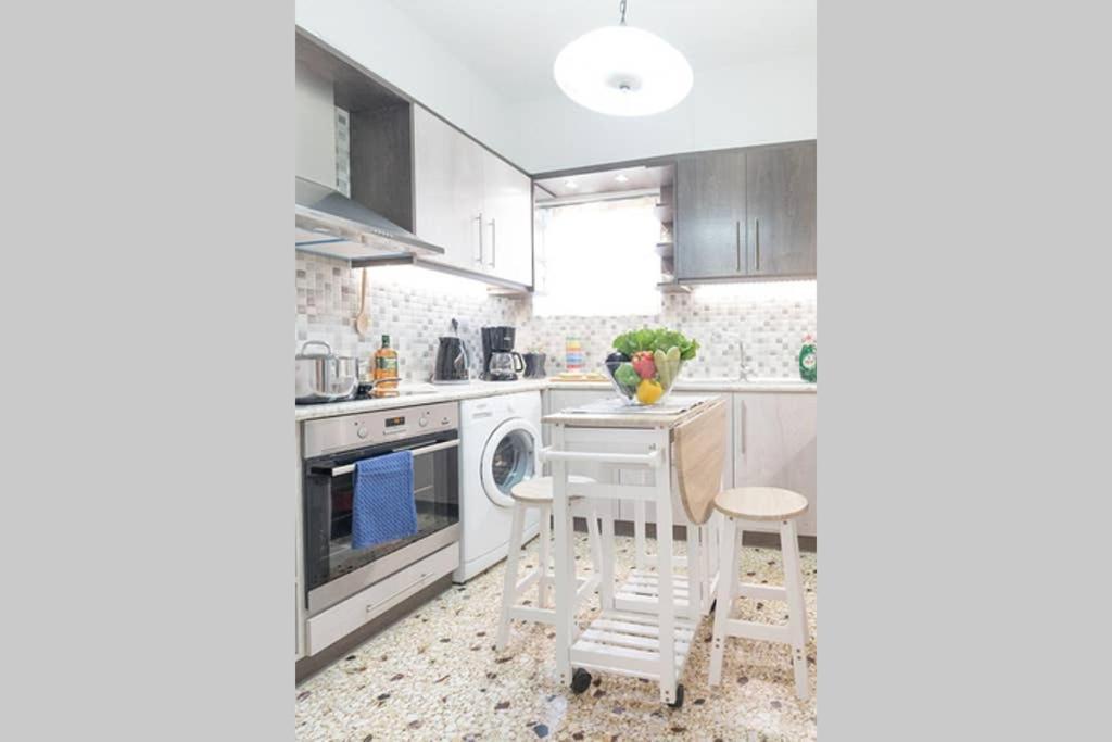 Spacious And Luxurious Center By Mps Apartment Athens