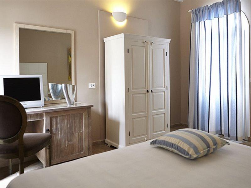 Orizontes Santorini 4* Pyrgos Kallistis