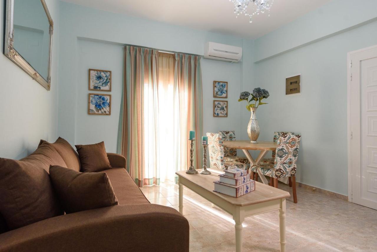 Spyros With Pool Apartment