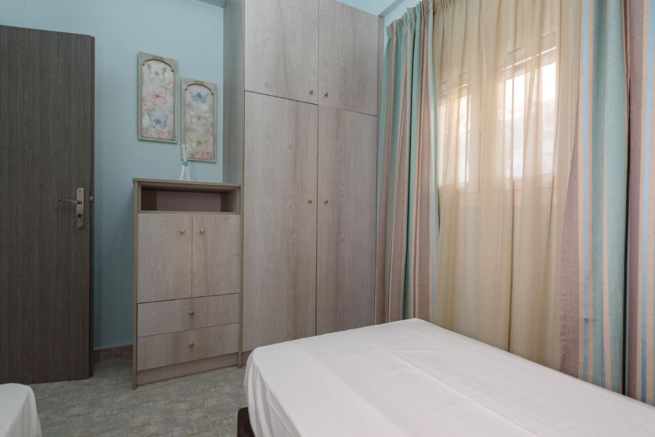 Spyros With Pool Apartment *
