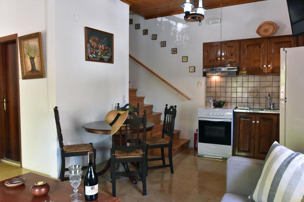 Traditional Greek Maisonette In Antiperni Village *