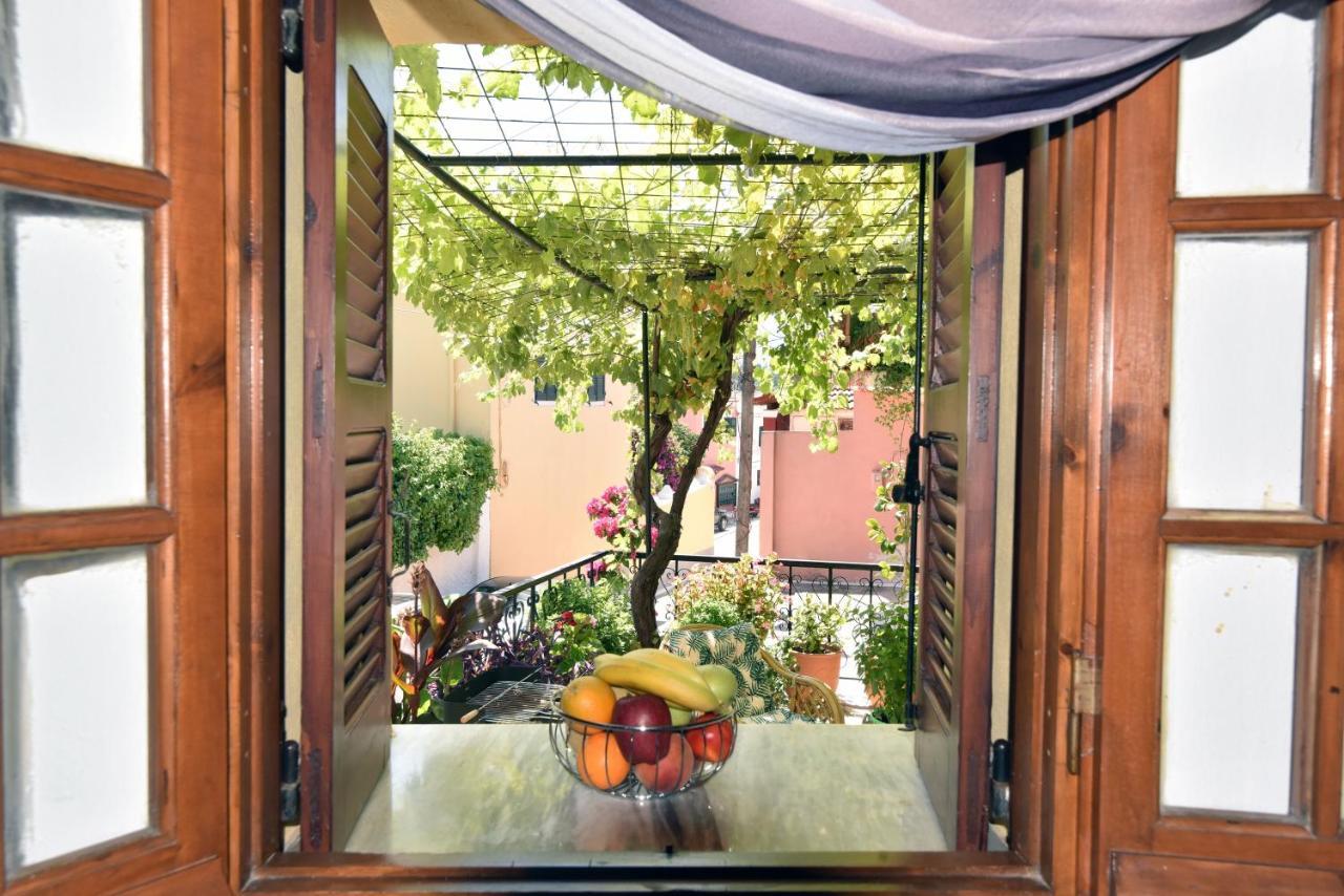 Traditional Greek Maisonette In Antiperni Village Holiday home