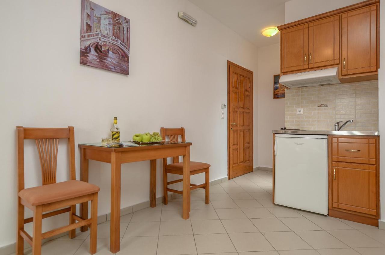 Dolphin Apartment Agia Anna (Naxos)