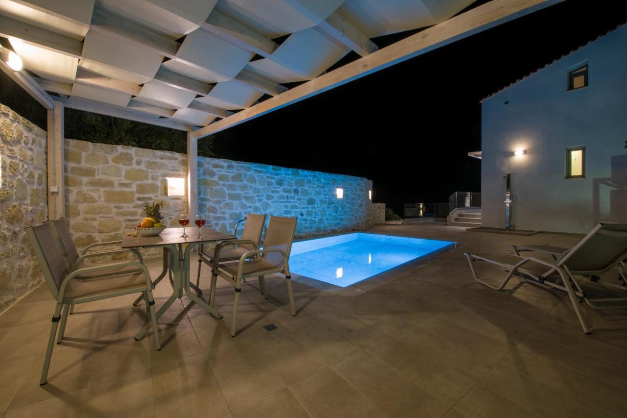 Aparthotel Petras *