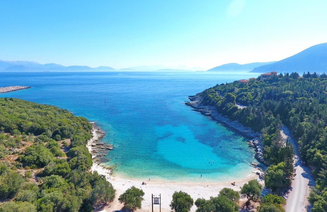 Vassilis *