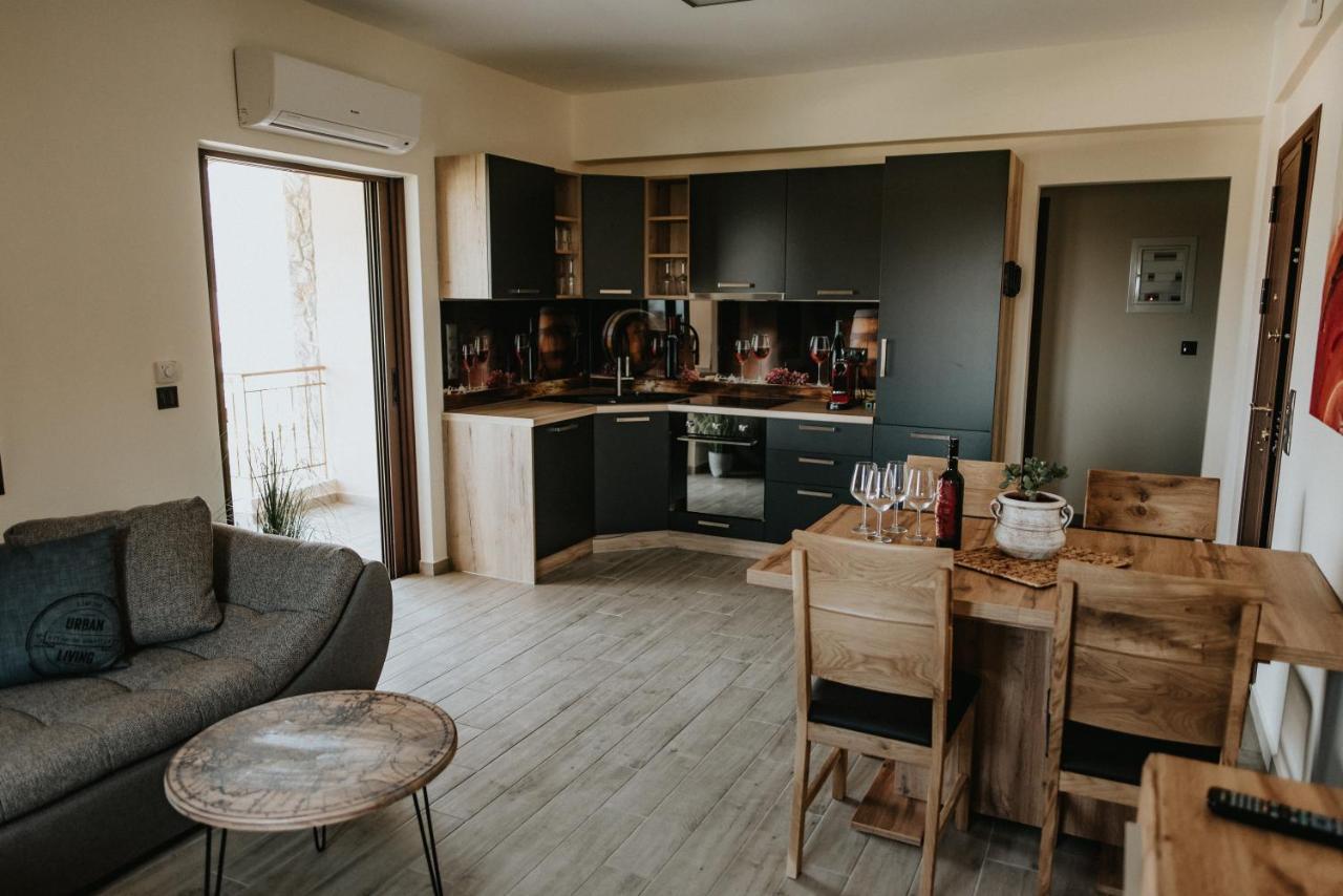 Luxury Apartment *