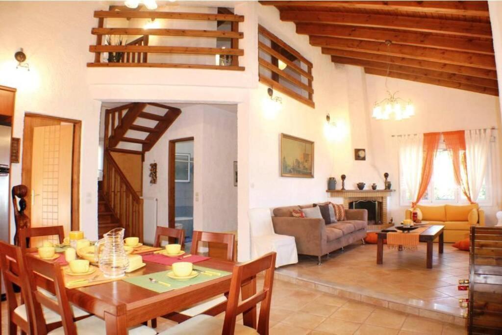 Platanos Estate * Akrata