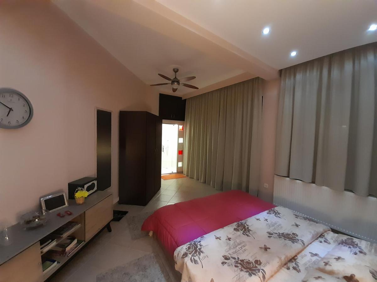 Exantas The Lux-veria Apartment *