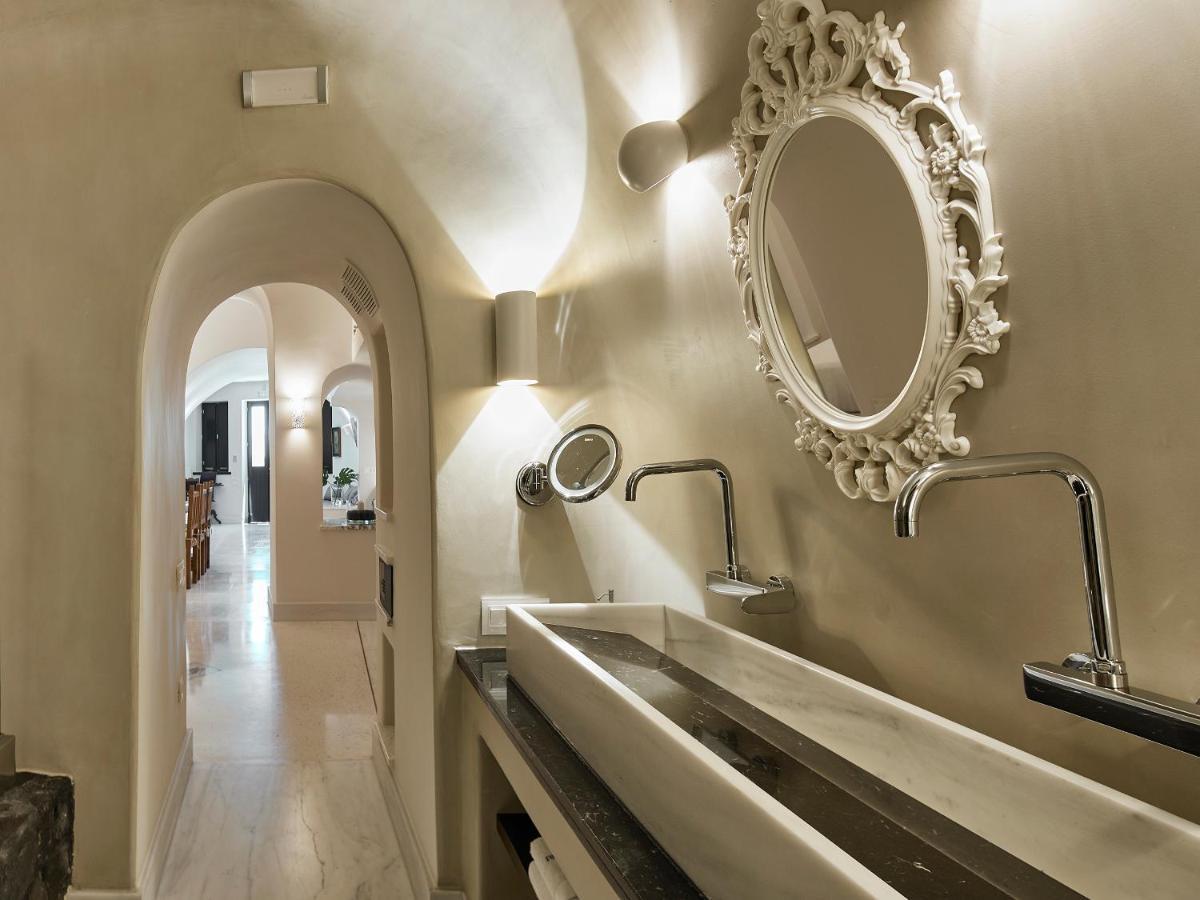 Villa Luxury Blue Dome Santorini