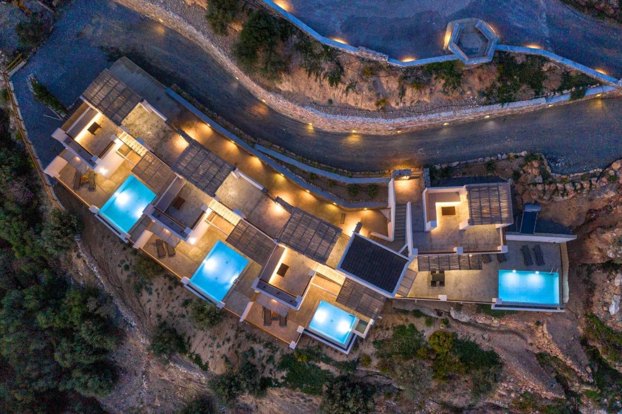 Pyrgos Exclusive
